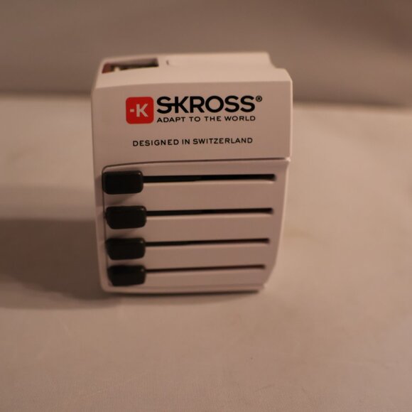 SKROSS Universal Adapter for Travel – Retail $33 - Picture 3 of 6